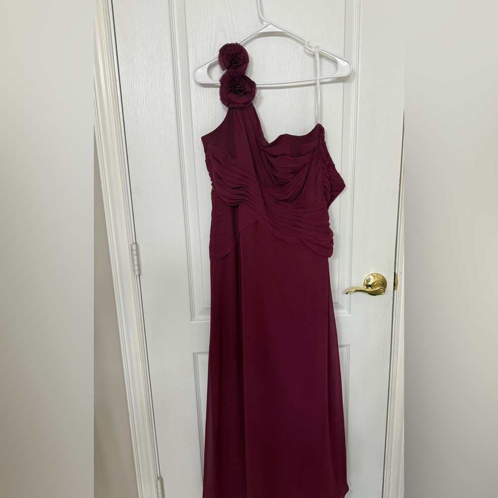 David’s bridal dress Christmas party/prom/bridesmaid dresss- wine color